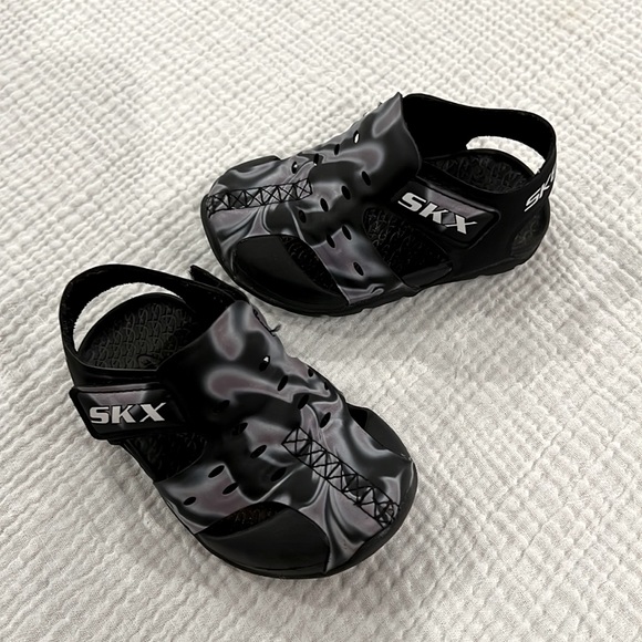Skechers Baby Shoe - Picture 1 of 4
